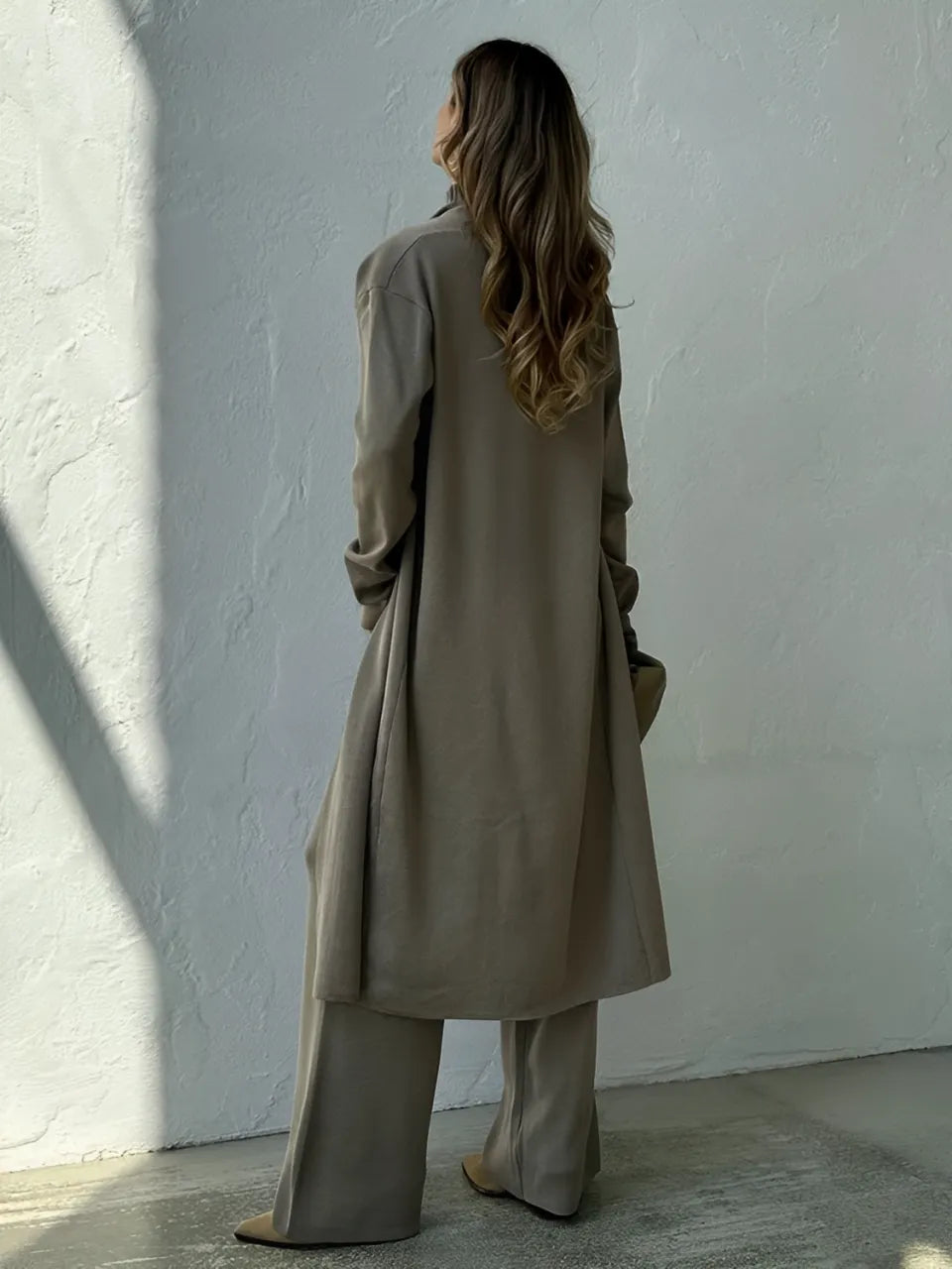 Conjunto Valentina - Blusa Canelada, Calça Pantalona e Cardigan Alongado