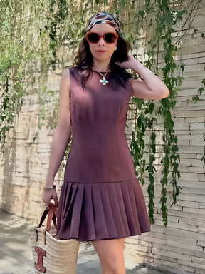 Vestido Feminino Curto com Decote Redondo e Barra Plissada - Luna