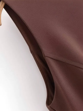 Vestido Feminino Curto com Decote Redondo e Barra Plissada - Luna